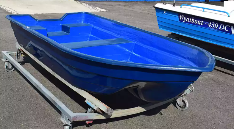 Стеклопластиковая лодка Neman-340 (тримаран) в Новокузнецке