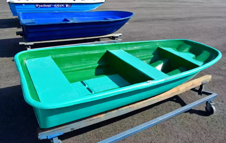 Стеклопластиковая лодка Старт (тримаран) в Новокузнецке