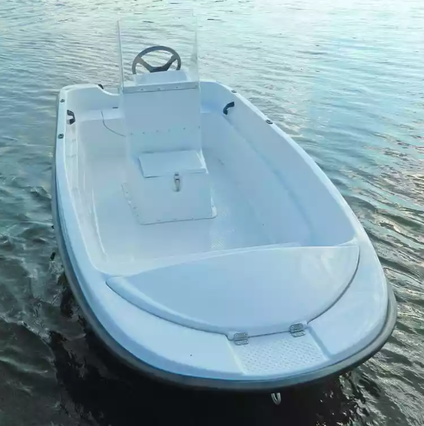 Стеклопластиковая лодка Пингвин с консолью (тримаран) в Новокузнецке