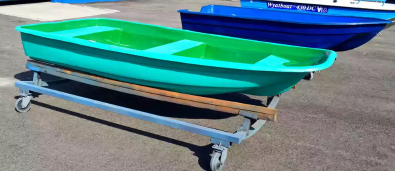 Стеклопластиковая лодка Старт (тримаран) в Новокузнецке