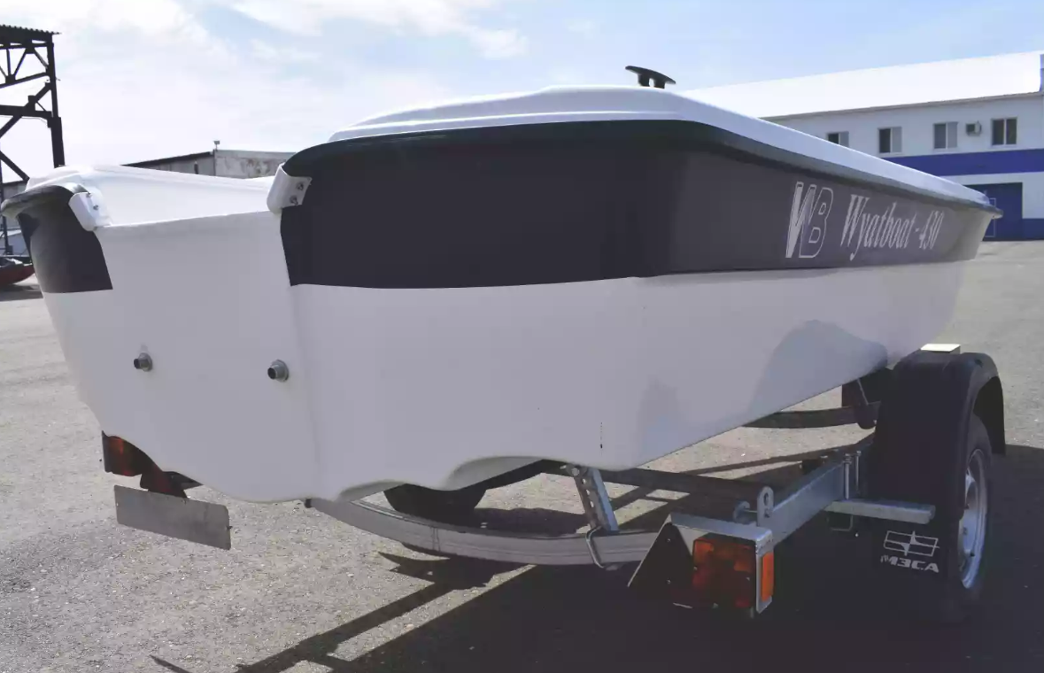 Стеклопластиковая лодка Wyatboat 430 тримаран в Новокузнецке