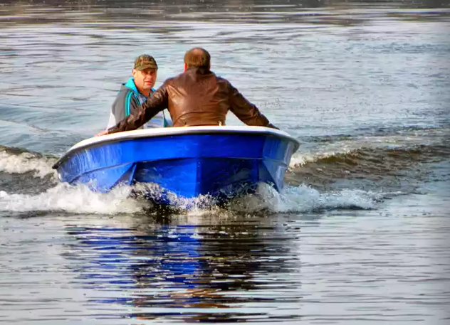 Стеклопластиковая лодка Wyatboat 430 тримаран в Новокузнецке