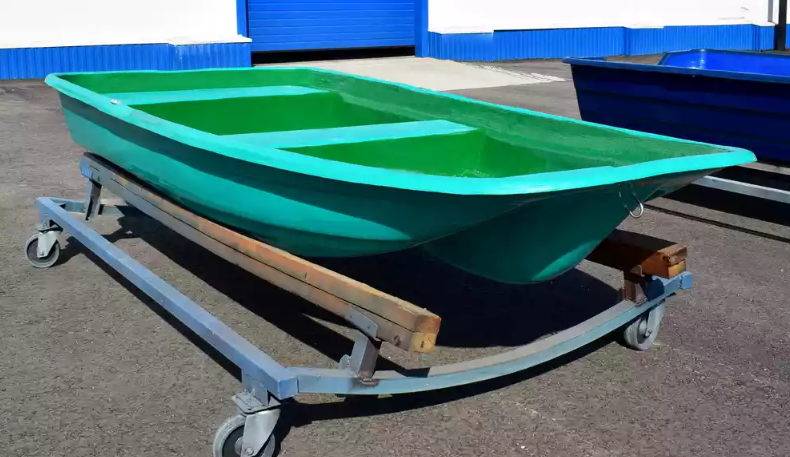 Стеклопластиковая лодка Старт (тримаран) в Новокузнецке