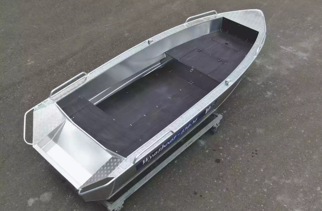 Алюминиевая лодка  Wyatboat-430М FISH в Новокузнецке