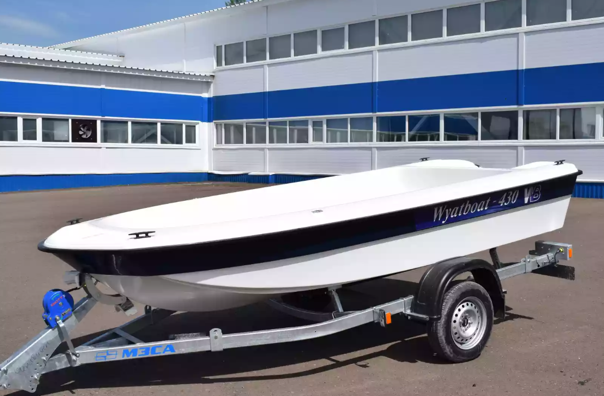 Стеклопластиковая лодка Wyatboat 430 тримаран в Новокузнецке