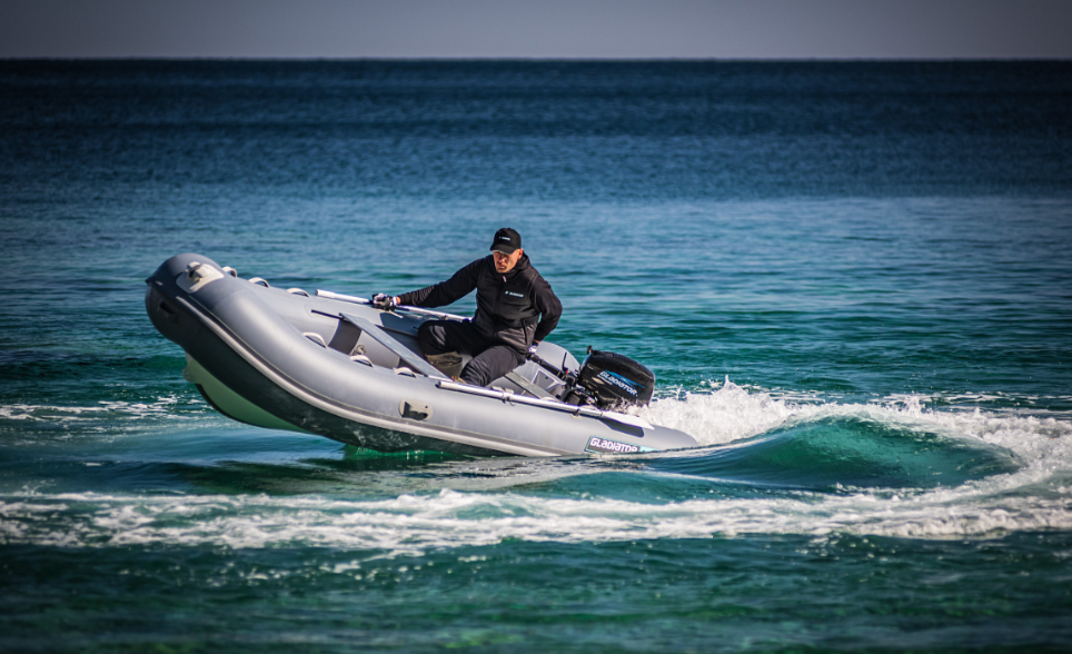 Лодка GLADIATOR RIB380AL в Новокузнецке