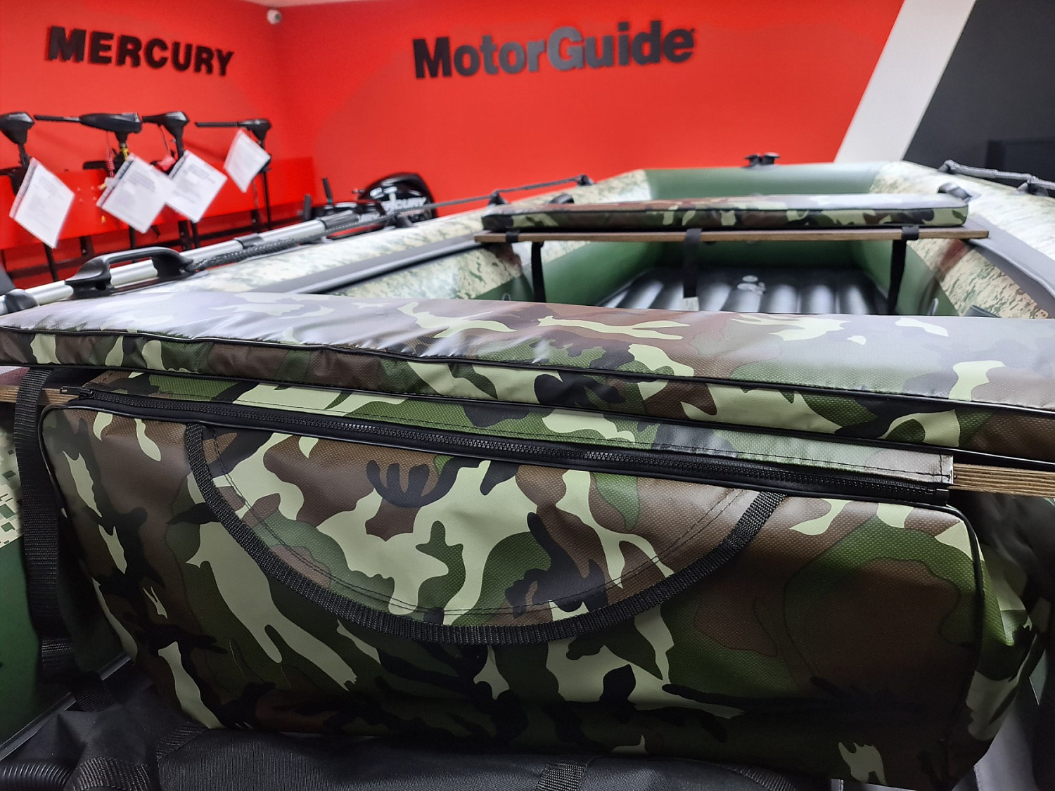 КОМПЛЕКТ МЯГКИХ НАКЛАДОК С СУМКОЙ ДЛЯ ЛОДОК 105Х20 КАМУФЛЯЖ в Новокузнецке