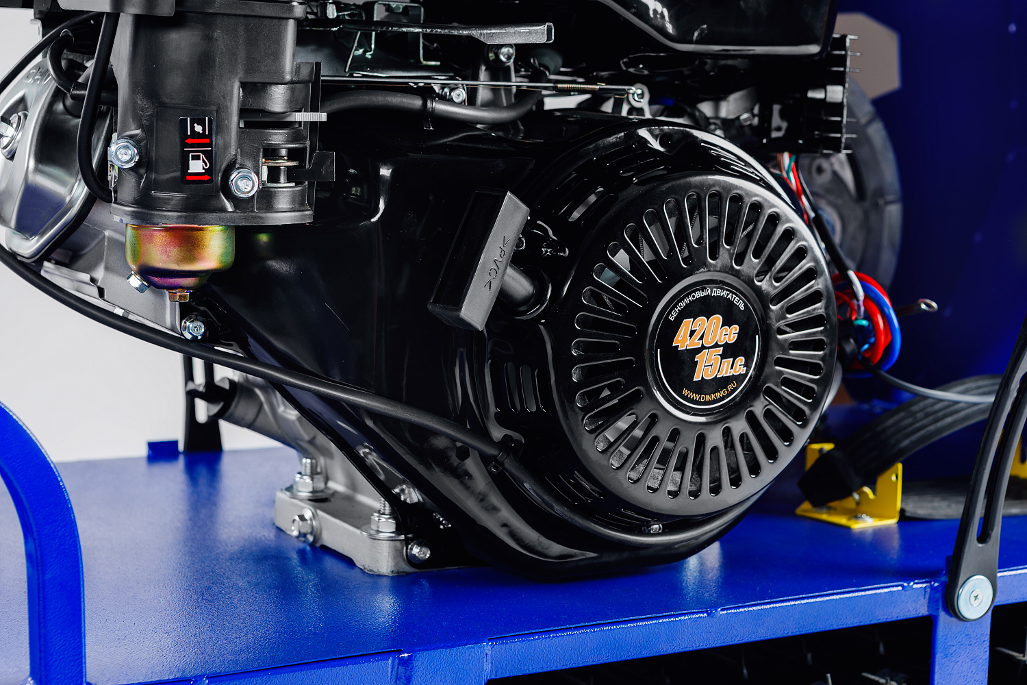 Мотобуксировщик SNOW DOG 17 с эл. запуском (DINKING) в Новокузнецке