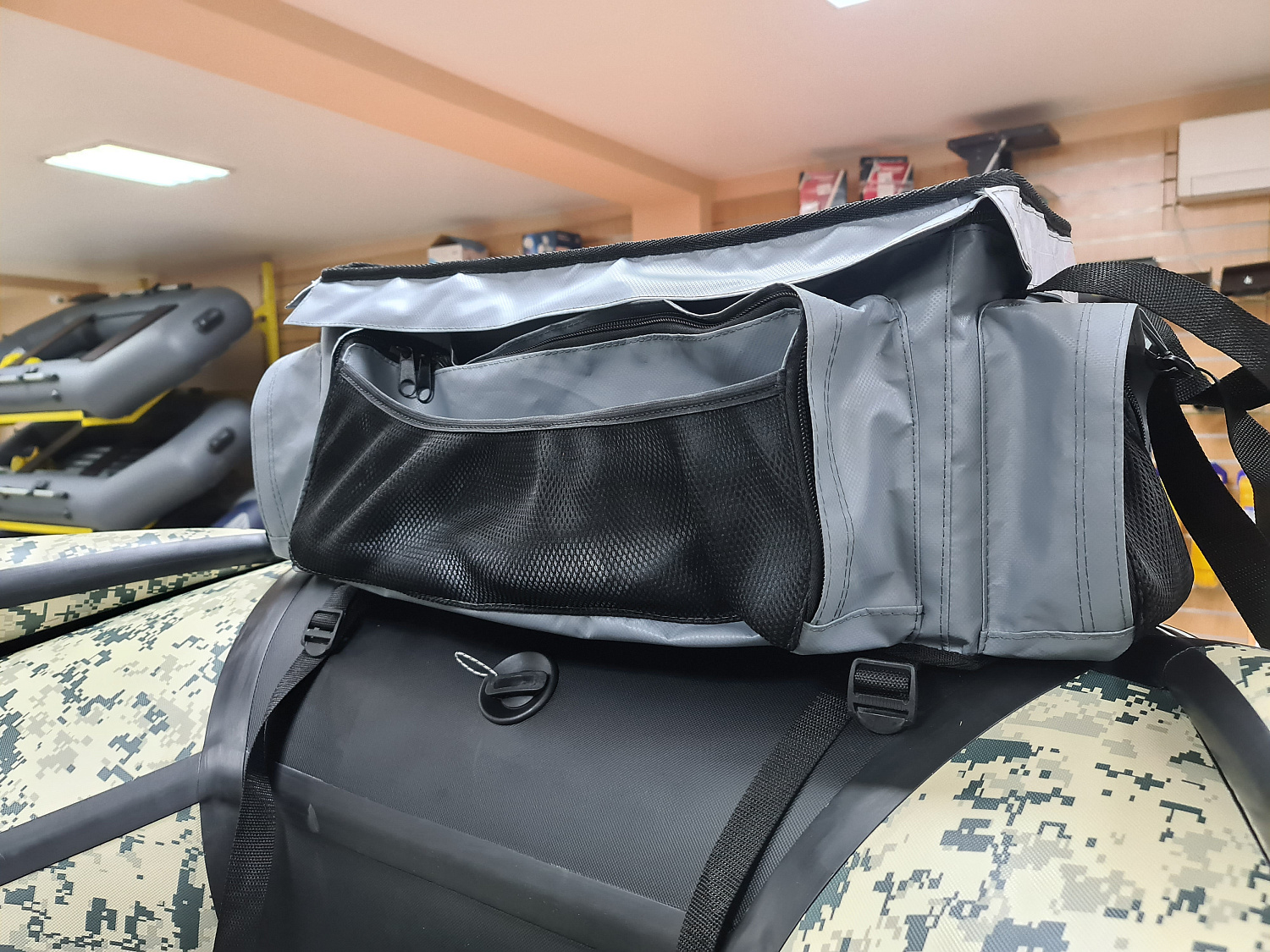 СУМКА ЛЮКС НА БАЛЛОН ДЛЯ ЛОДОК ПВХ 50Х25Х25 СМ в Новокузнецке